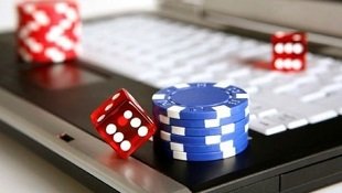 hot 12 Live tables aur slots ek saath